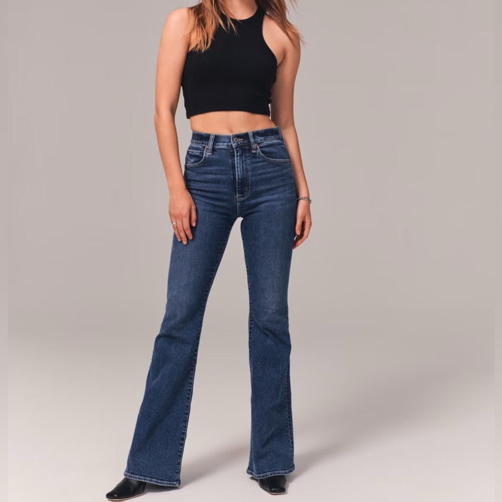 NWT ABERCROMBIE Ultra High Rise Stretch Flare Jean x Dark - size 26/S
